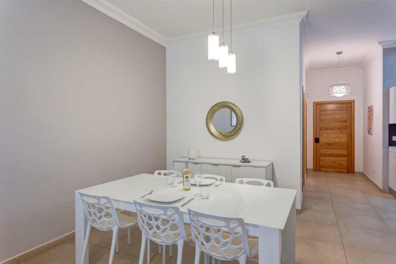 Gorgeous Apartment With Terrace In Fort Cambridge, Pool 슬리에마 외부 사진
