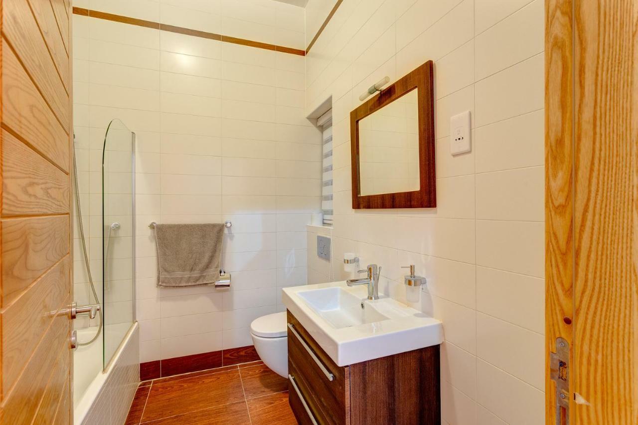 Gorgeous Apartment With Terrace In Fort Cambridge, Pool 슬리에마 외부 사진