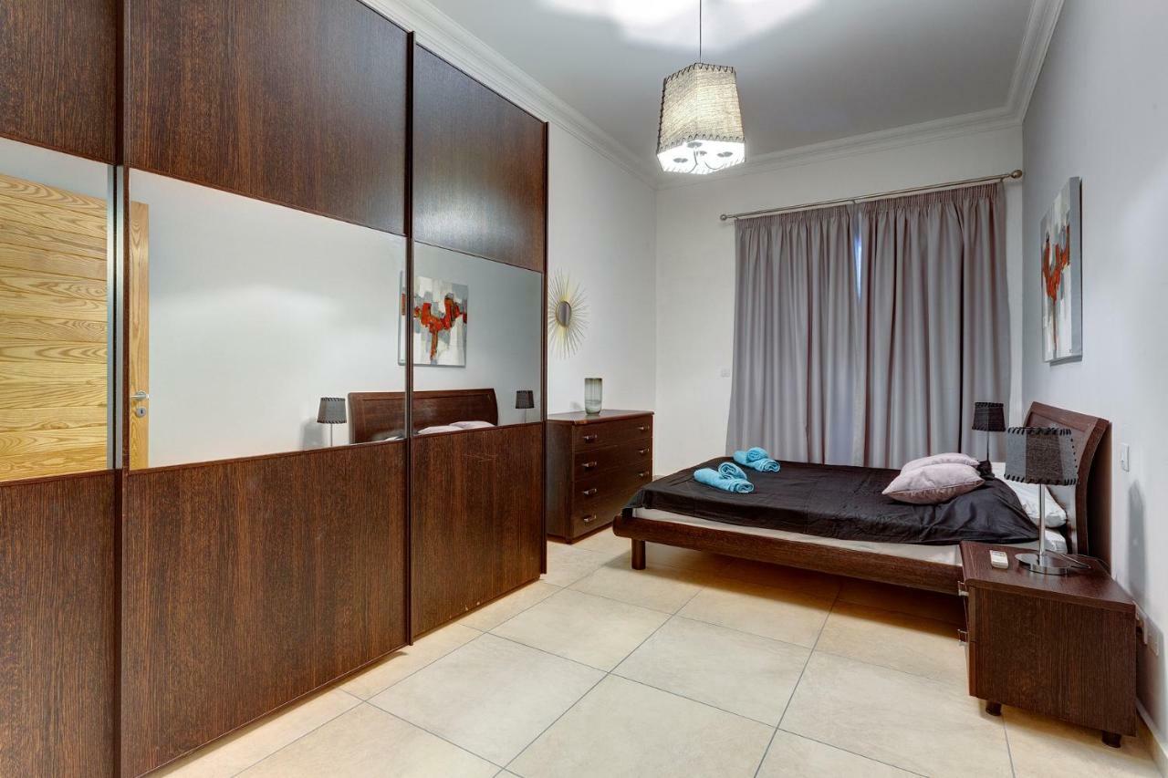 Gorgeous Apartment With Terrace In Fort Cambridge, Pool 슬리에마 외부 사진